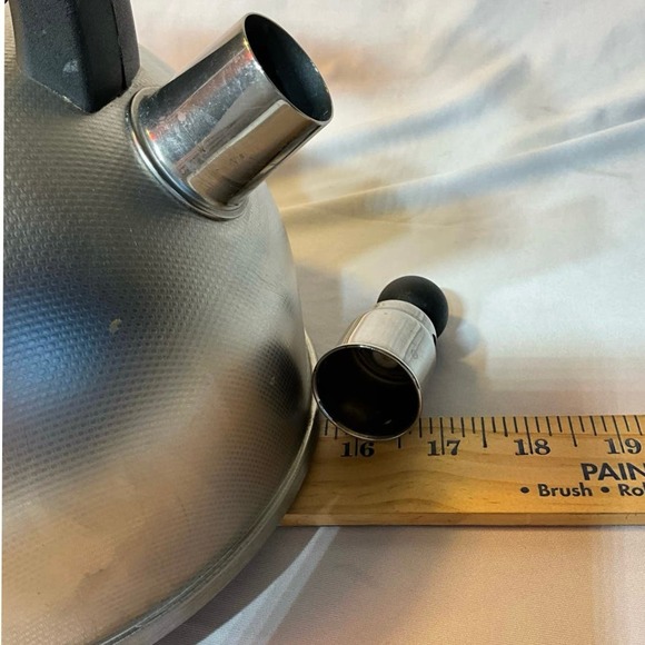 BonJour Italian Manufactured Stainless Steel Teapot Kettle Stovetop Kettle 2qt - Picture 9 of 10